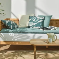 Long coussin uni d'assise de canapé
