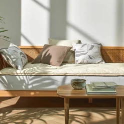 Long coussin uni d'assise de canapé