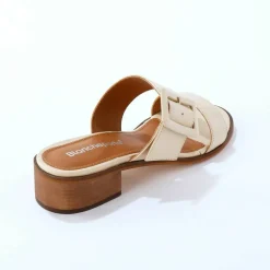 Mules en cuir à talon