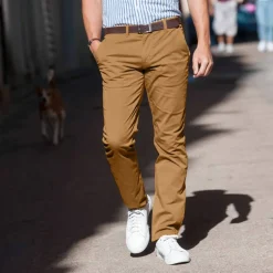 Pantalon chino ceinture arrondie sous le ventre