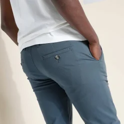 Pantalon chino ceinture arrondie sous le ventre