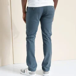 Pantalon chino ceinture arrondie sous le ventre