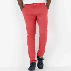 Pantalon chino ceinture arrondie sous le ventre