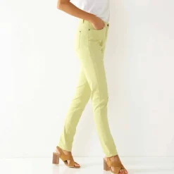 Pantalon fuselé couleur