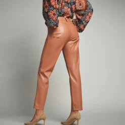 Pantalon fuselé 7/8ème aspect enduit