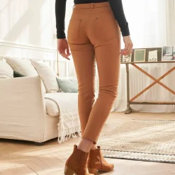 Pantalon 7/8ème fuselé stretch uni