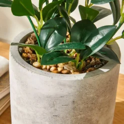 Plante artificielle en pot