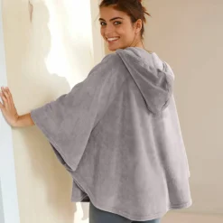 Poncho à capuche, maille polaire toucher peluche