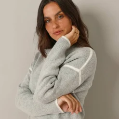 Pull bicolore en maille moelleuse