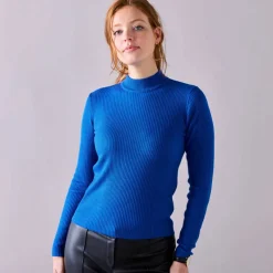 Pull col montant court, maille côtelée