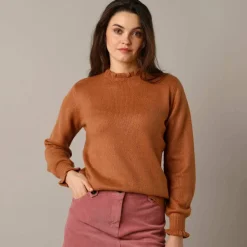 Pull col montant, finition frisotti