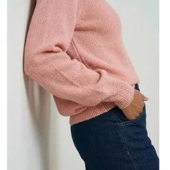 Pull col rond maille ajourée, toucher doux