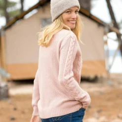 Pull col rond, maille torsadée