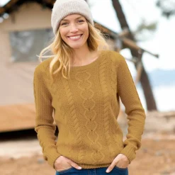 Pull col rond, maille torsadée