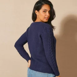 Pull col rond, maille torsadée