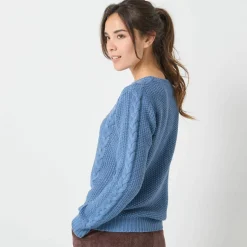 Pull col rond, maille torsadée