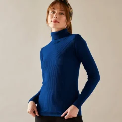 Pull col roulé, maille côtelée