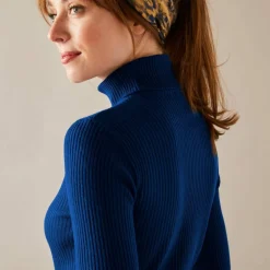 Pull col roulé, maille côtelée