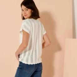 Pull col V manches courtes, maille ajourée