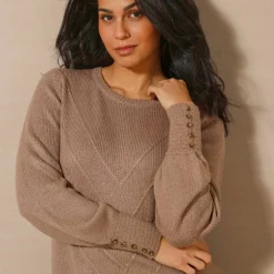 Pull maille fantaisie et détail boutons poignets, toucher doux