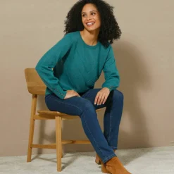Pull maille fantaisie et détail boutons poignets, toucher doux