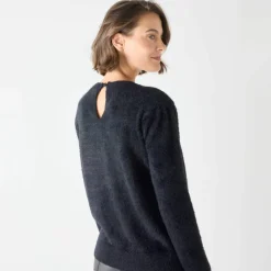 Pull maille poilue décolleté strass
