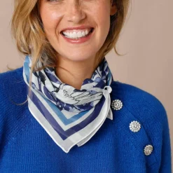 Pull épaule boutonnée bijoux