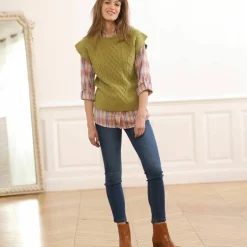 Pull torsadé sans manches, épaules tombantes