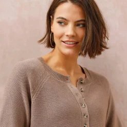 Pull uni col tunisien boutonné