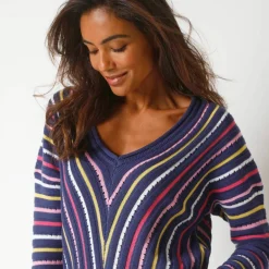 Pull V maille fantaisie, rayures graphiques
