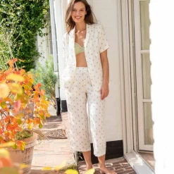 Pyjama court gaze de coton imprimé fleuri col tailleur