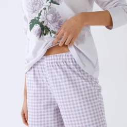 Pyjama pantalon motif fleurs et imprimé carreaux