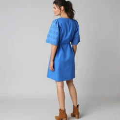 Robe-chemisier en coton uni, à manches coudes en broderies anglaises