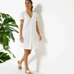 Robe courte boutonnée en dentelle, manches courtes