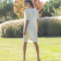 Robe courte broderie anglaise