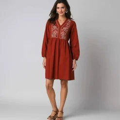 Robe courte brodée unie en coton