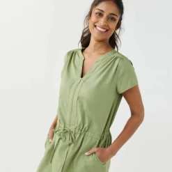 Robe courte col zippé