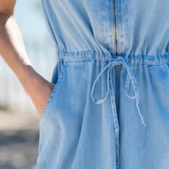 Robe courte col zippé, denim léger