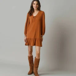 Robe courte volantée à nouettes, crêpe