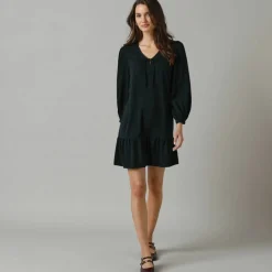 Robe courte volantée à nouettes, crêpe