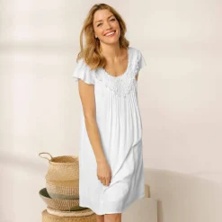 Robe décolleté macramé unie