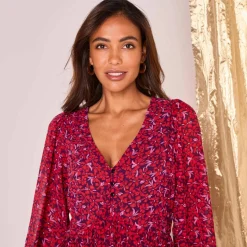 Robe imprimé fleuri, voile plissé