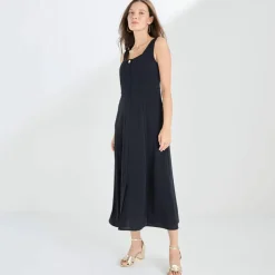 Robe longue boutonnée col carré