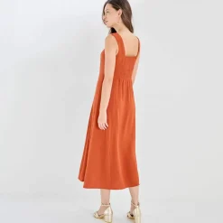 Robe longue boutonnée col carré