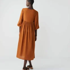 Robe longue boutonnée, unie