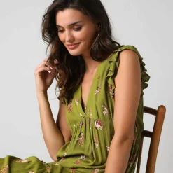 Robe longue col V, en crépon imprimé bouquets fleuris