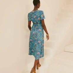 Robe longue col V imprimée, manches papillon