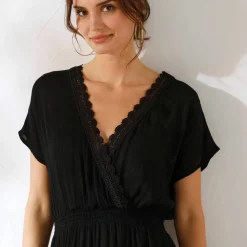 Robe longue crépon, détail macramé