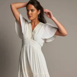 Robe longue en crépon et macramé