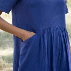Robe longue unie col V, gaze de coton